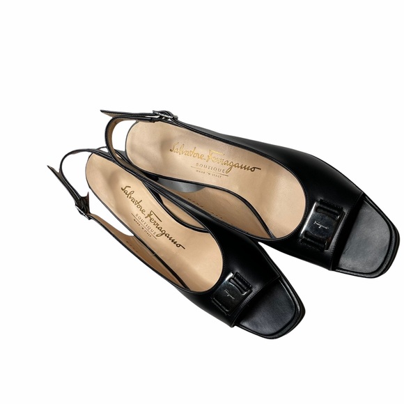 Salvatore Ferragamo Renata Size 7 1/2 AA
New! Never used with box - Picture 7 of 16